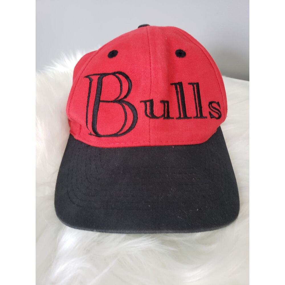 YOUTH Vintage 90s NBA Chicago Bulls Snapback Hat Cap Red Deco Font T.E.I.